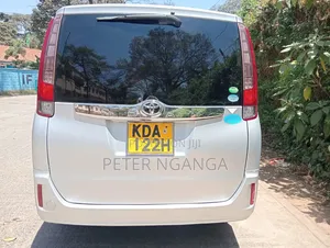 Toyota Noah 2014 Silver