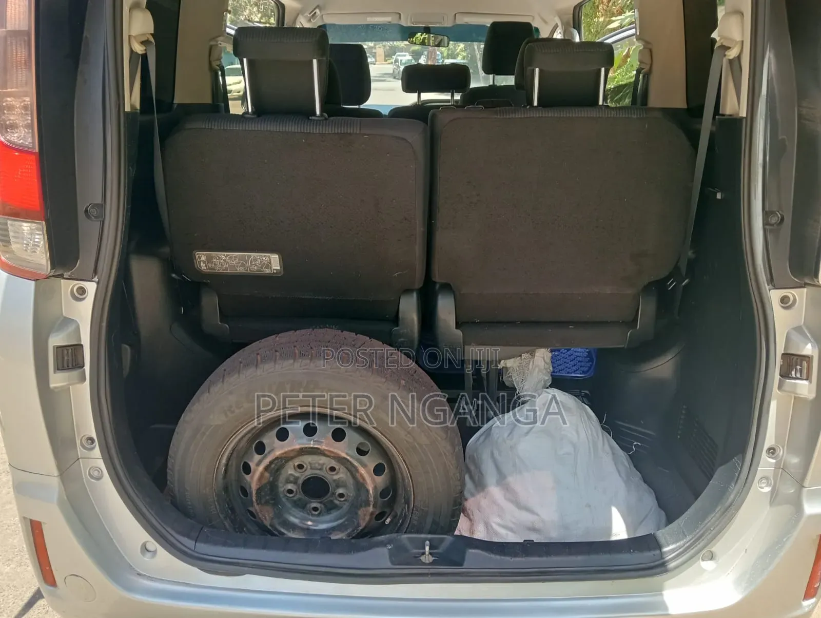 Toyota Noah 2014 Silver