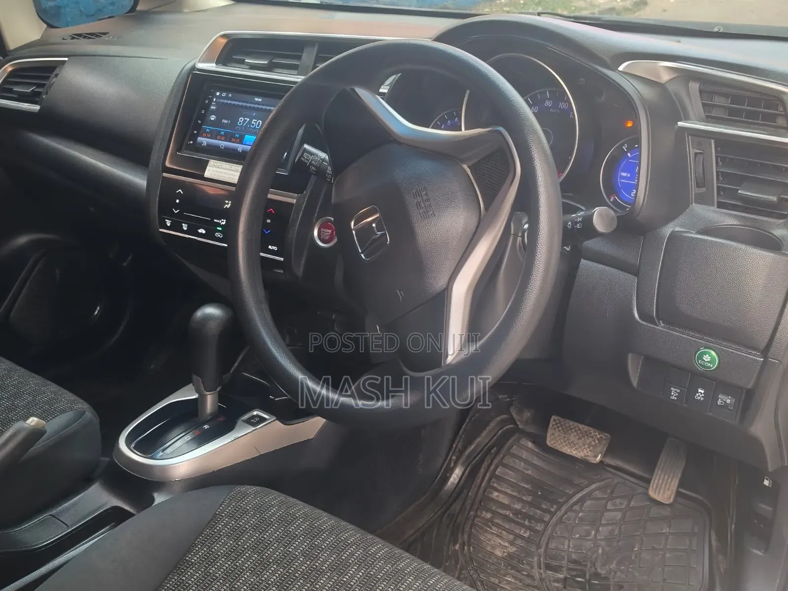 Honda Fit 2017 Silver