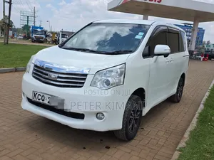 Toyota Noah 2012 White