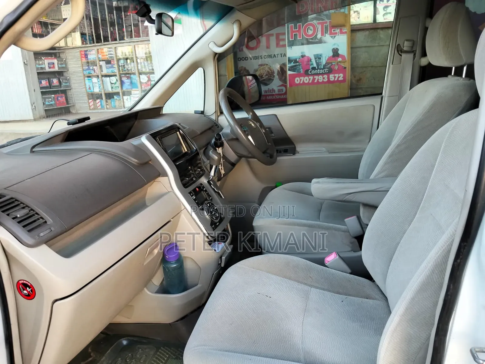 Toyota Noah 2012 White