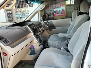 Toyota Noah 2012 White