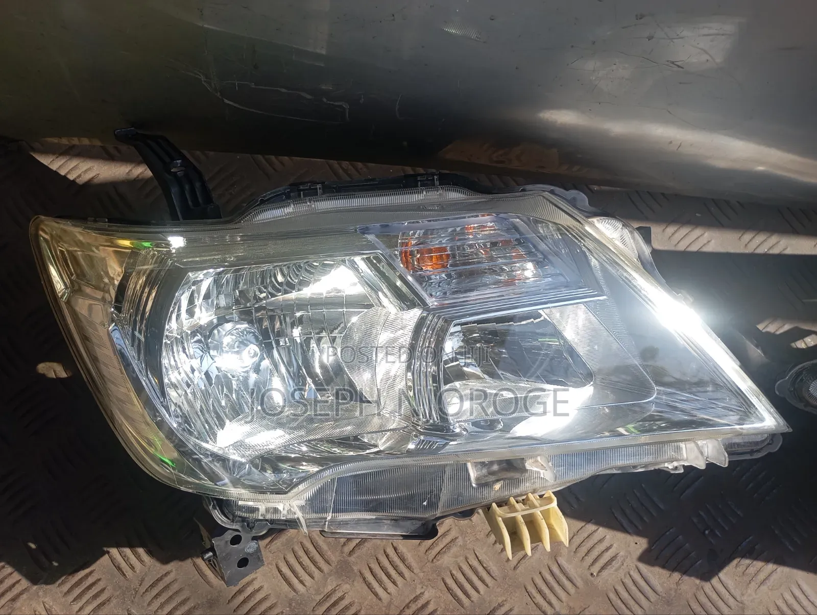 Serena C26 Headlight
