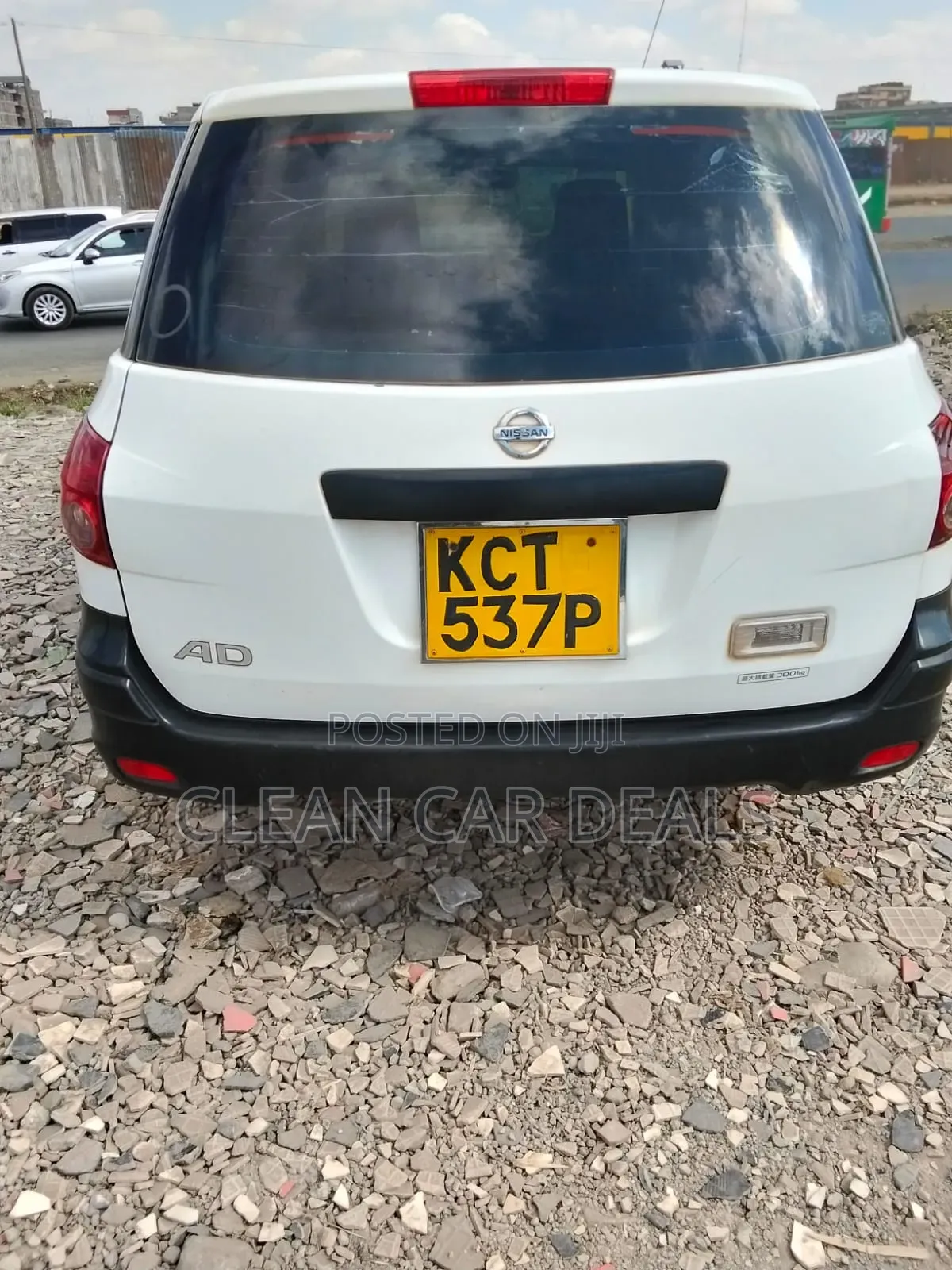 Nissan Advan 2011 White