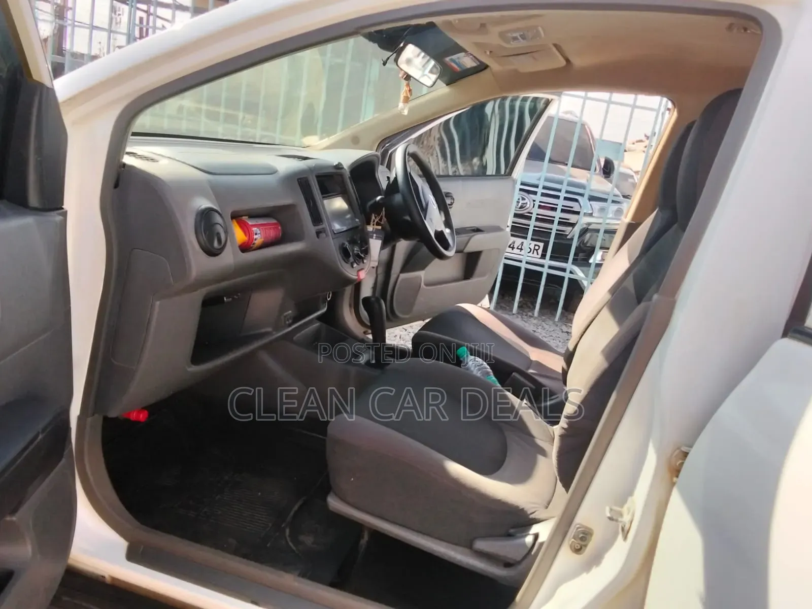 Nissan Advan 2011 White