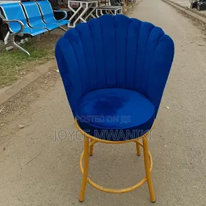 Stylish Flower-Shaped Manicure Seat or Beaty Parlour Seat.