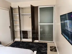 Spacious Poolside 2BR | WiFi Parking | Legatus