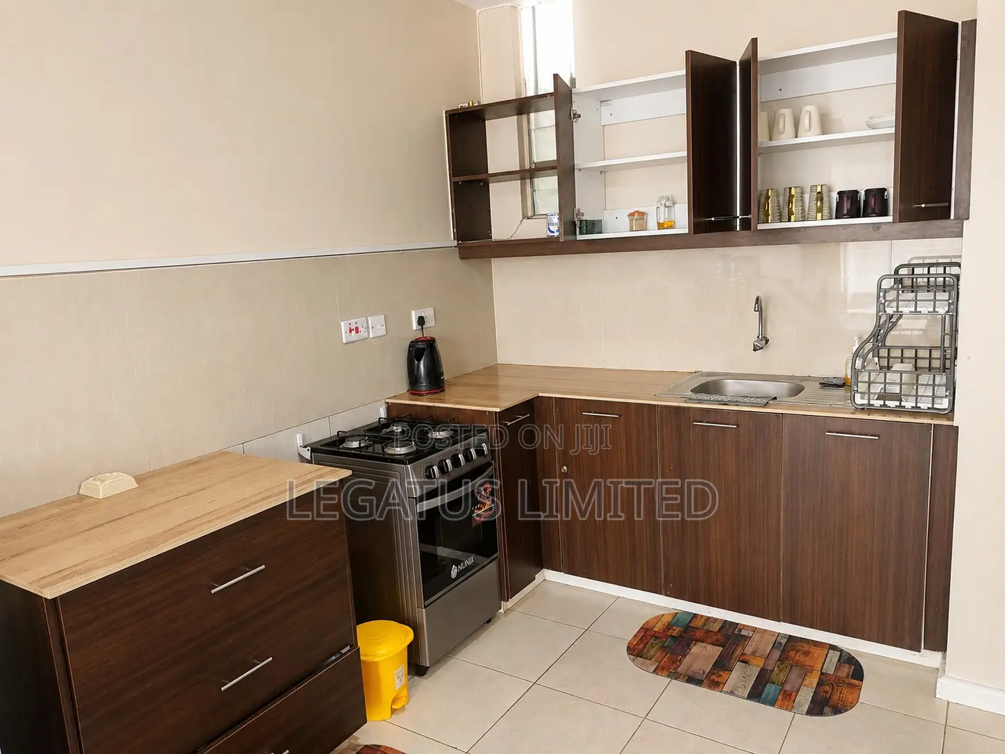 Spacious Poolside 2BR | WiFi Parking | Legatus
