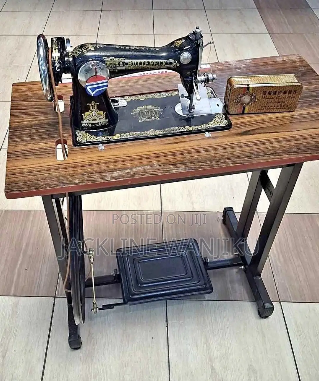 Singer Sewing Machine Complete With Importanted Table/ Singer Sewing