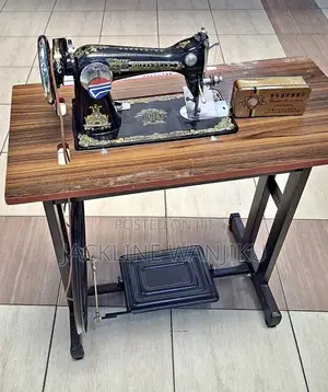 Singer Sewing Machine Complete With Importanted Table/ Singer Sewing