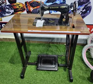 Singer Sewing Machine Complete With Importanted Table/ Singer Sewing