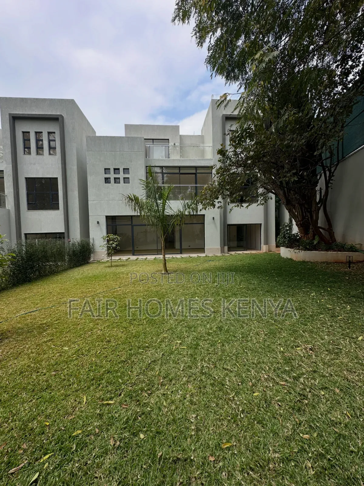 5bdrm Townhouse / Terrace in Maji Mazuri, Muthangari for rent