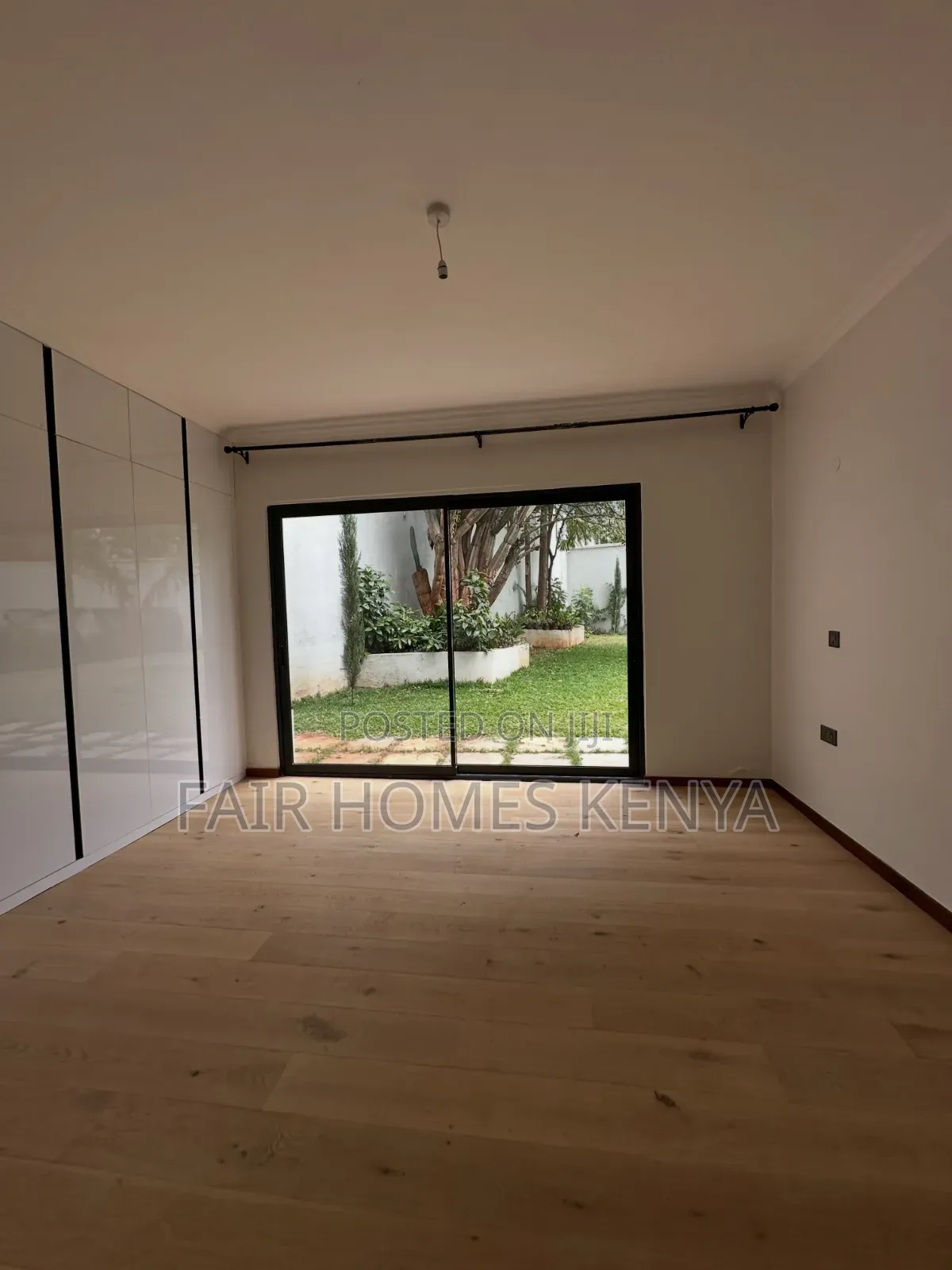 5bdrm Townhouse / Terrace in Maji Mazuri, Muthangari for rent