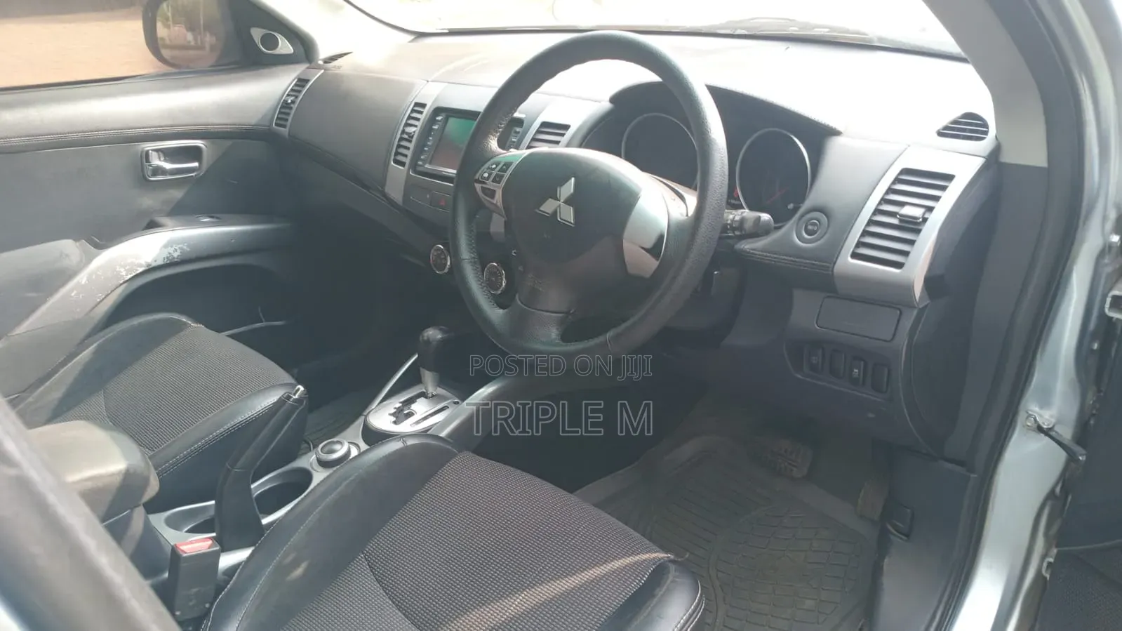 Mitsubishi Outlander 2011 Silver