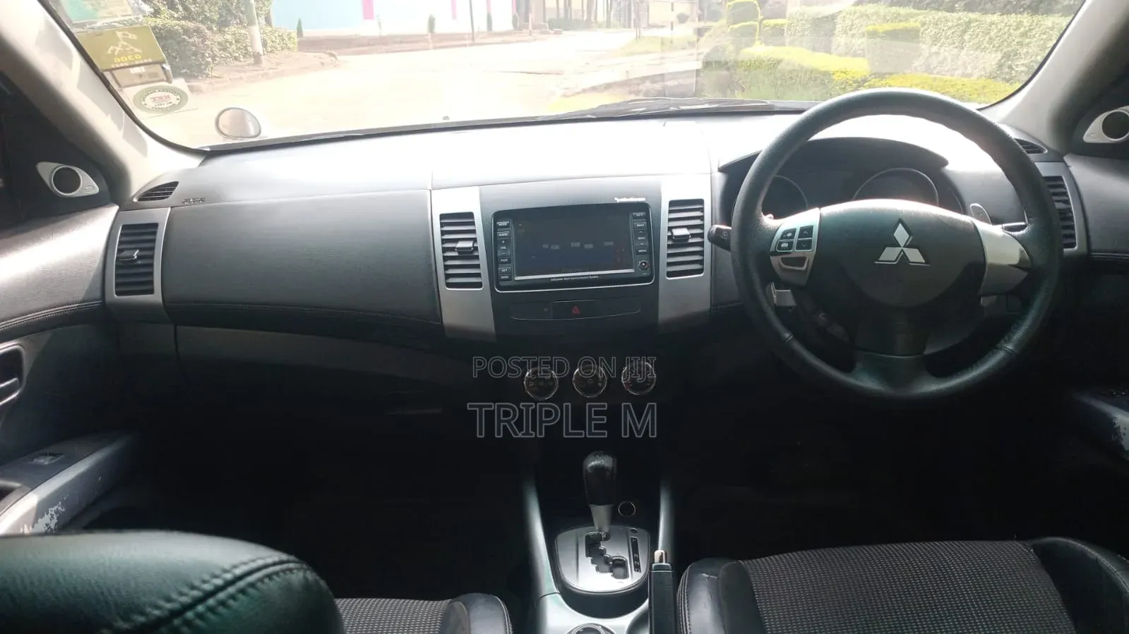 Mitsubishi Outlander 2011 Silver