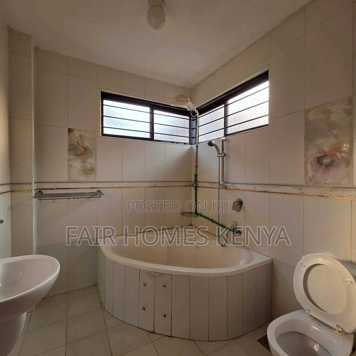 5bdrm Townhouse / Terrace in Lavington Green, Muthangari for rent