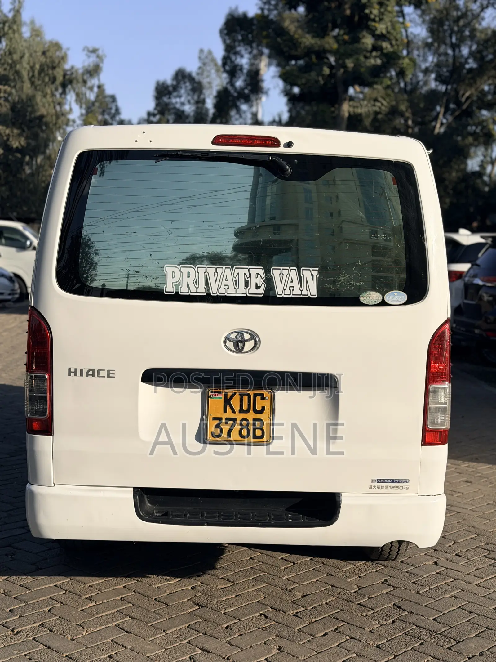 Toyota HiAce 2014 White