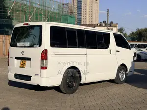 Toyota HiAce 2014 White