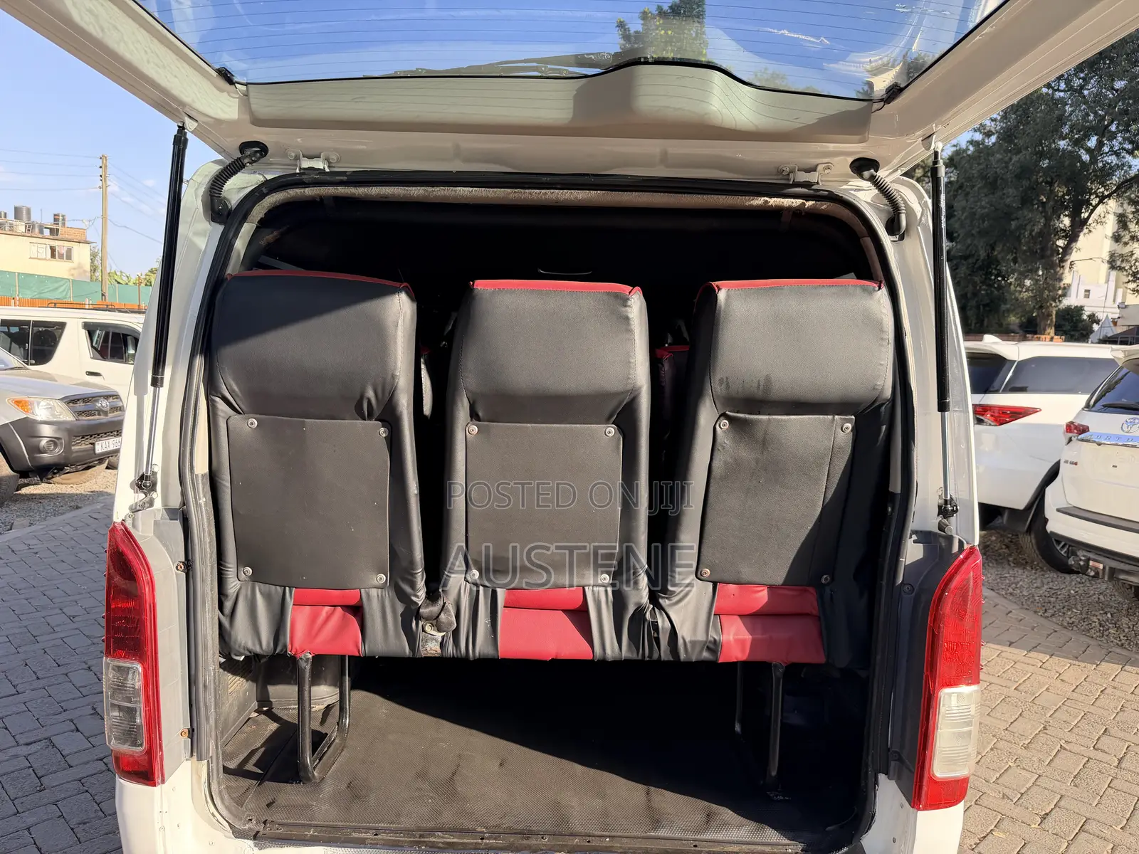 Toyota HiAce 2014 White