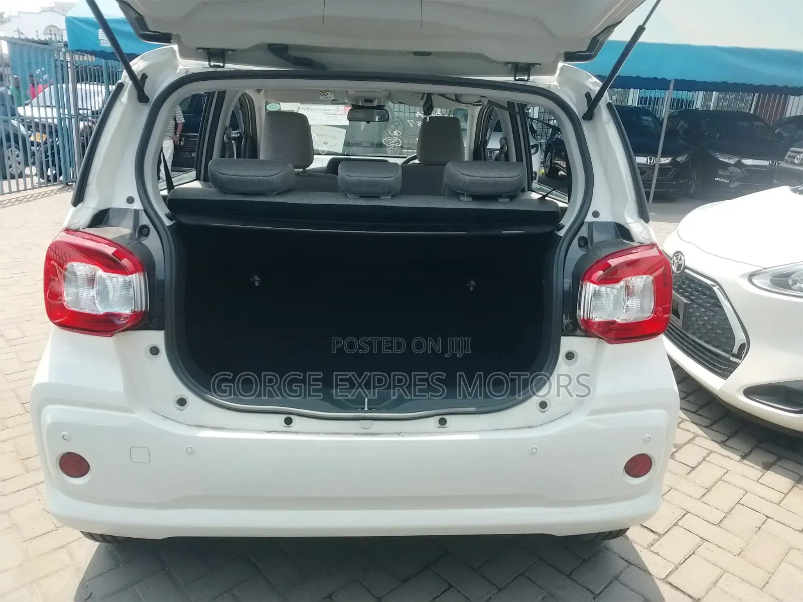 Toyota Passo 2019 White