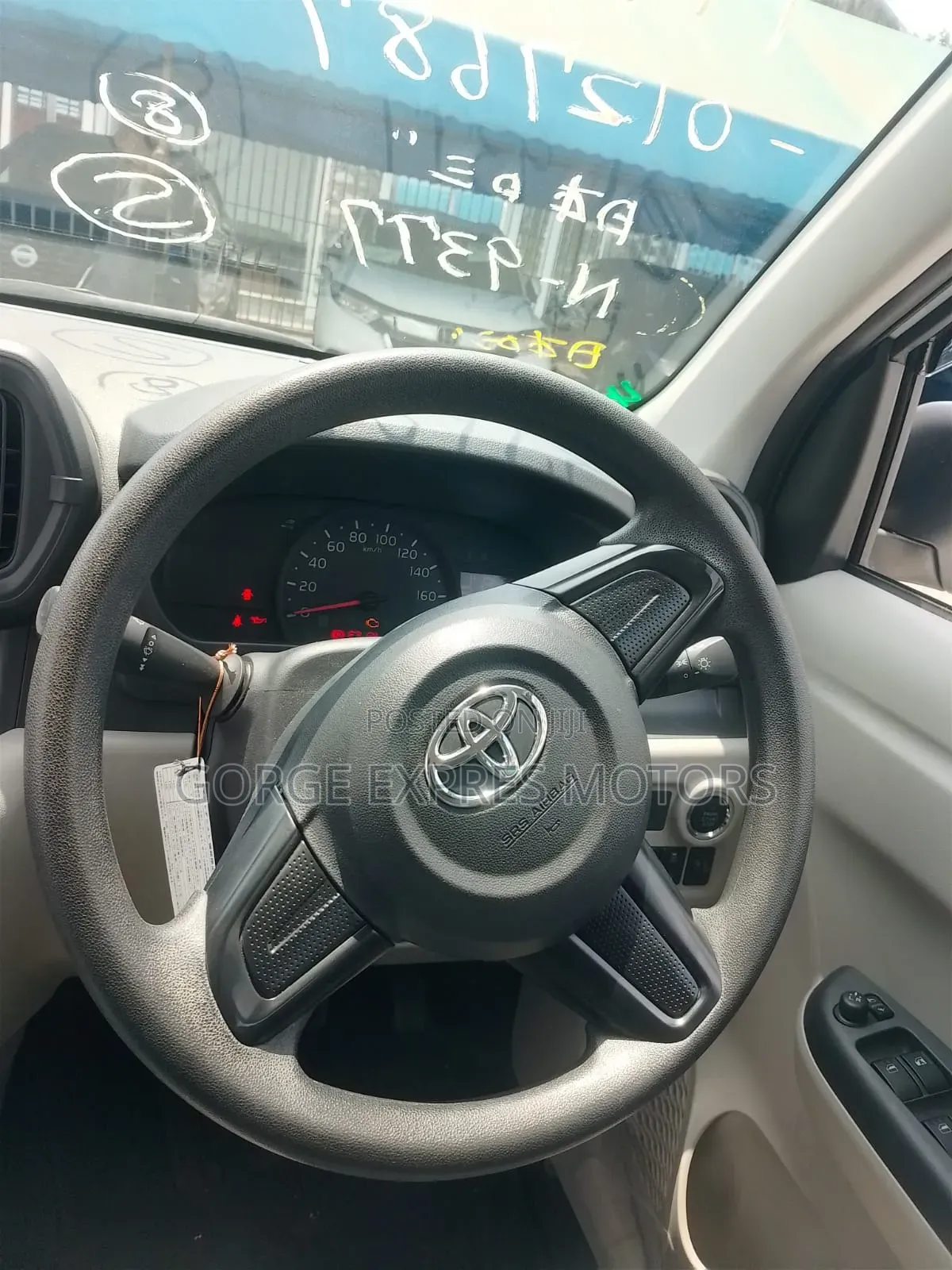 Toyota Passo 2019 White