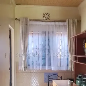 Well Stitched Kitchen Curtain Set
