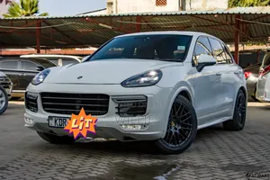 Porsche Cayenne 2017 White