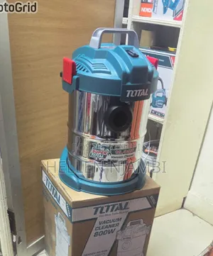 Total 12l 800W Vacuum Cleaner