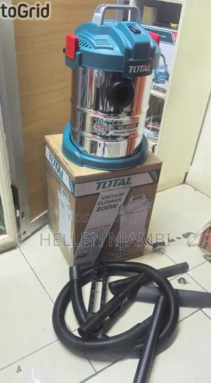 Total 12l 800W Vacuum Cleaner