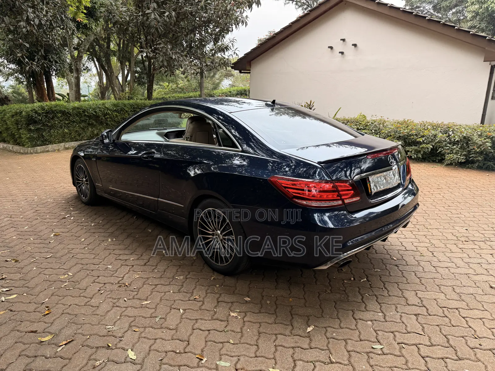 Mercedes-Benz E220 2010 Blue