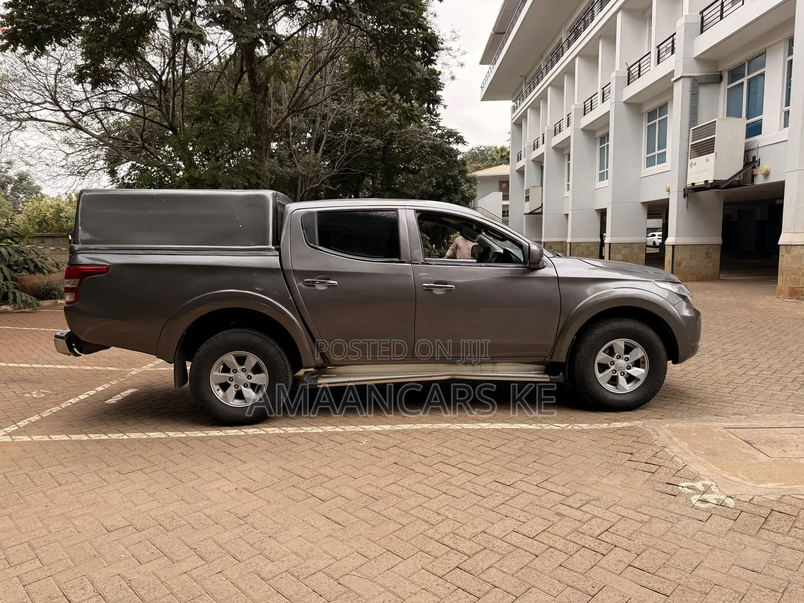 Mitsubishi L200 Double Cab 2.4 154hp 4WD 2017 Gray