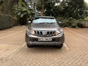 Mitsubishi L200 Double Cab 2.4 154hp 4WD 2017 Gray