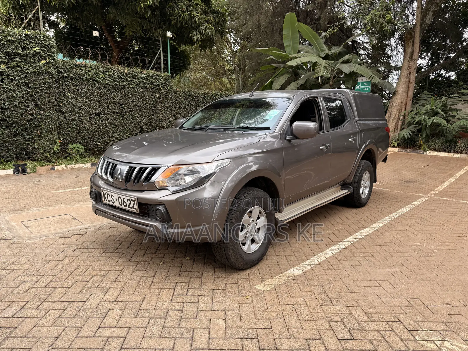 Mitsubishi L200 Double Cab 2.4 154hp 4WD 2017 Gray