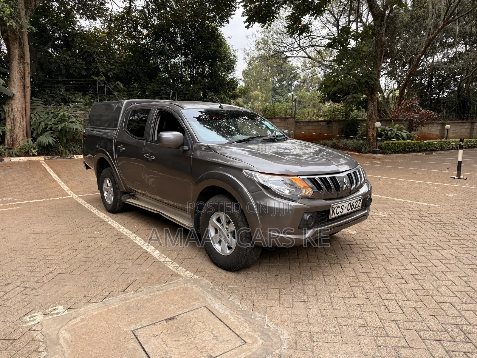 Mitsubishi L200 Double Cab 2.4 154hp 4WD 2017 Gray