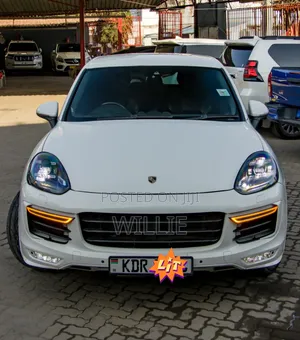 Porsche Cayenne 2017 White