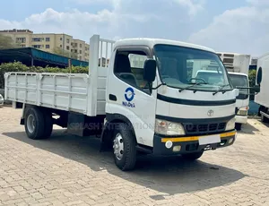 Toyota Dyna 2006 White