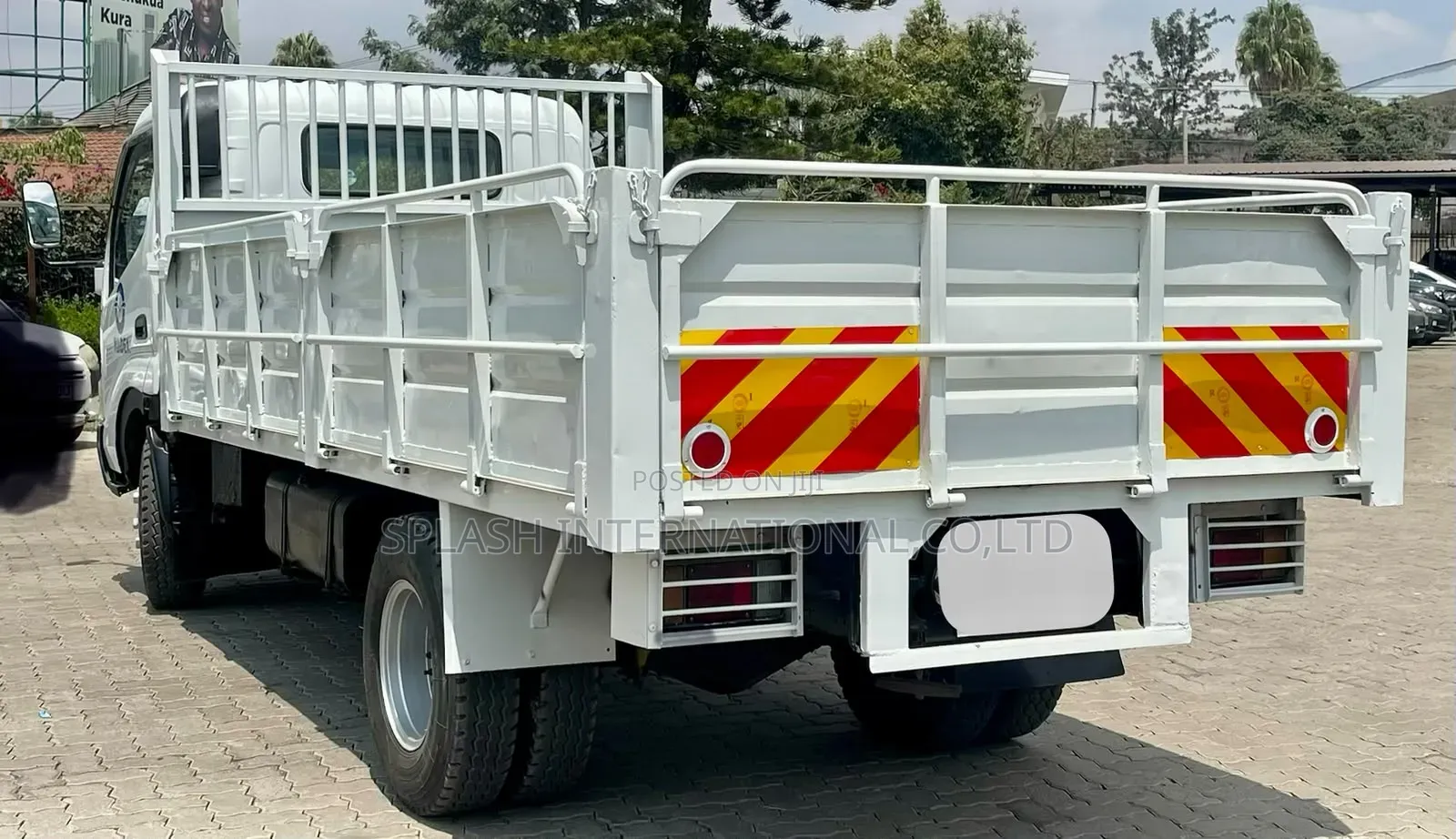 Toyota Dyna 2006 White