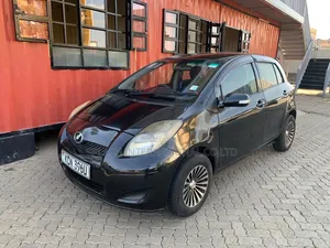 Toyota Vitz 2010 Black