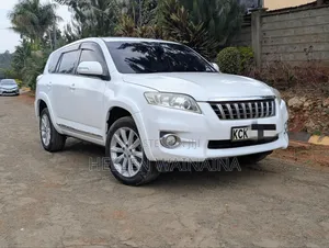 Toyota Vanguard 2010 White
