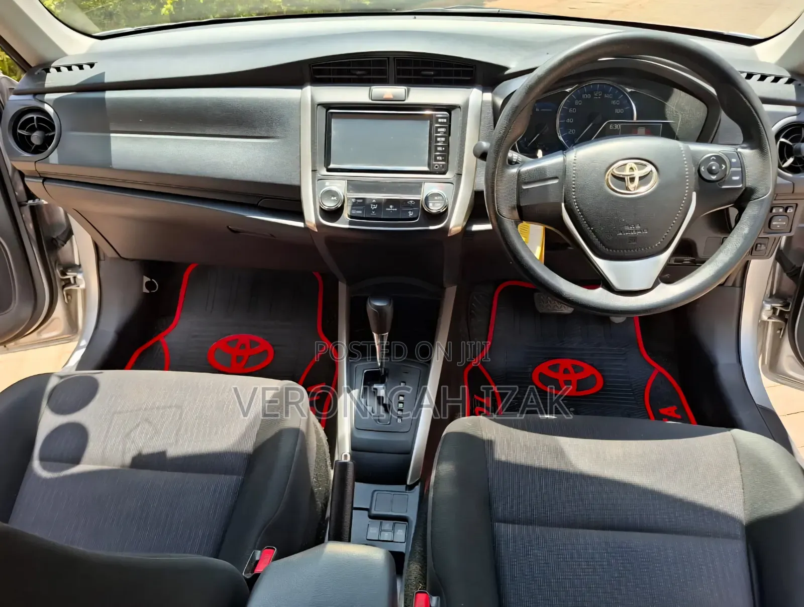 Toyota Corolla Fielder 2018 Silver