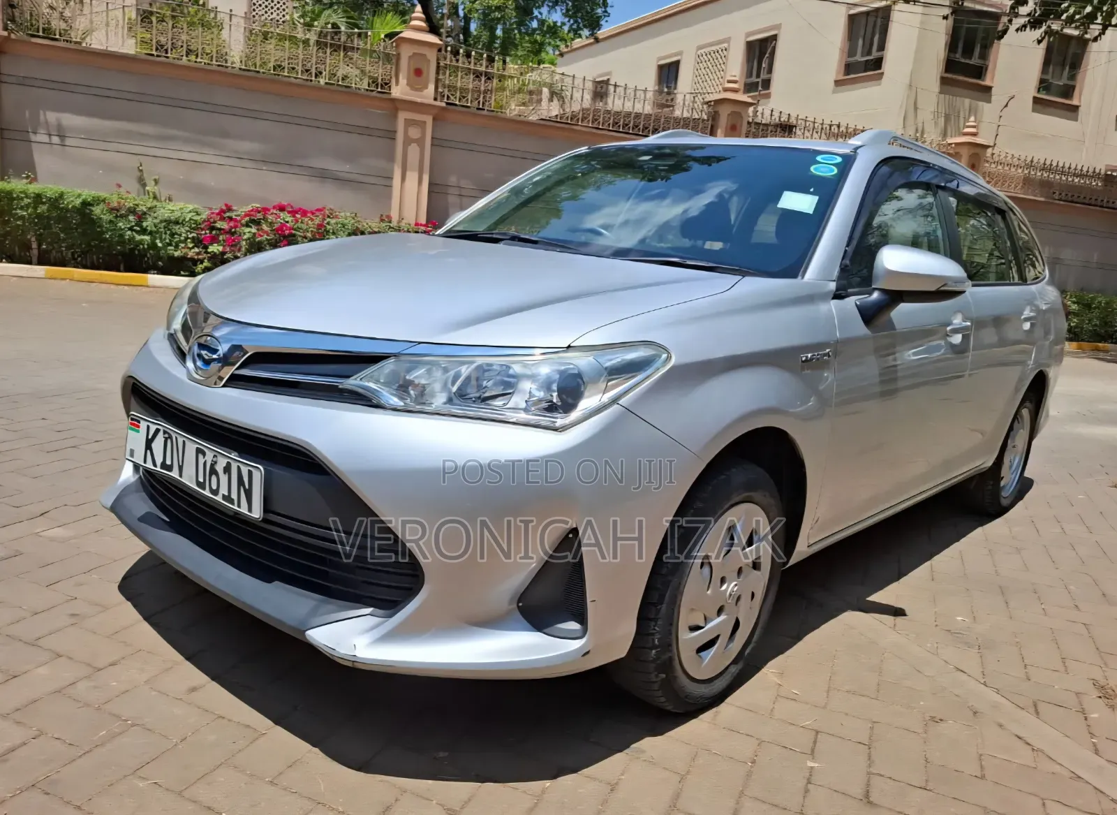 Toyota Corolla Fielder 2018 Silver