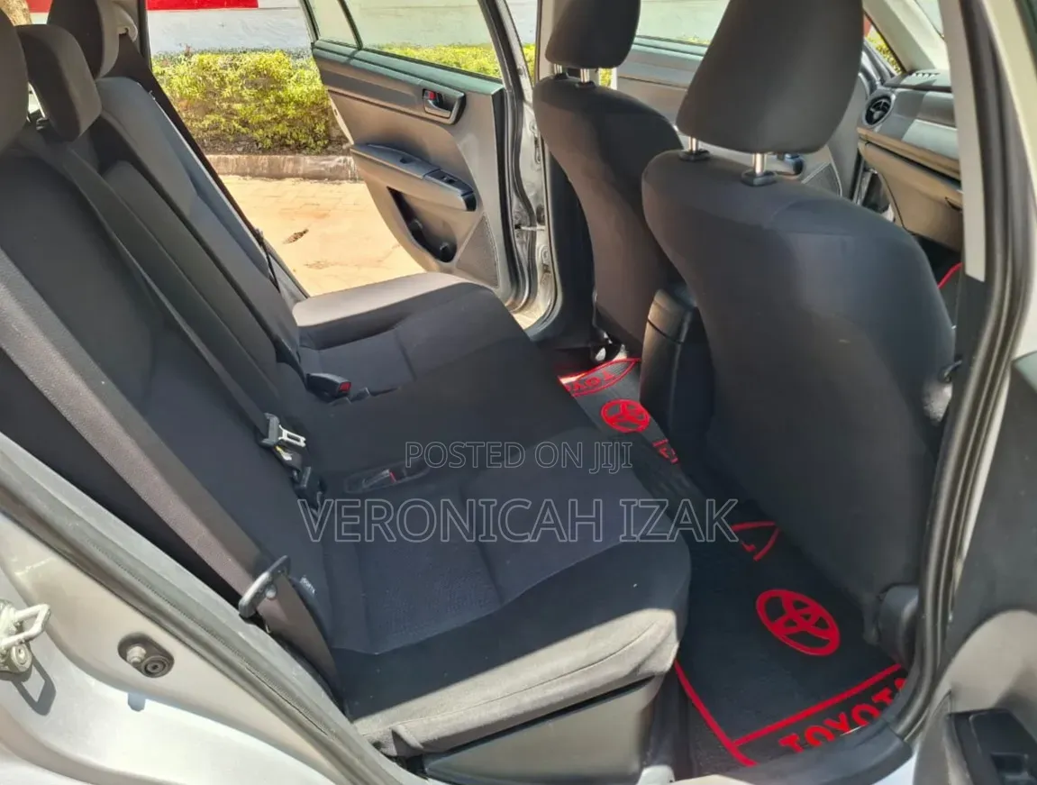 Toyota Corolla Fielder 2018 Silver
