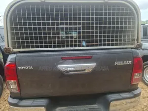 Toyota Hilux 2019 Gray
