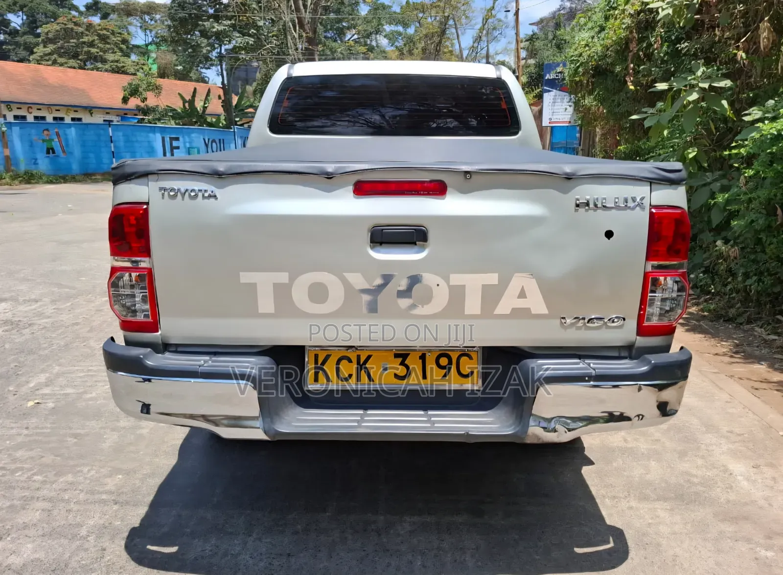 Toyota Hilux 2010 Brown