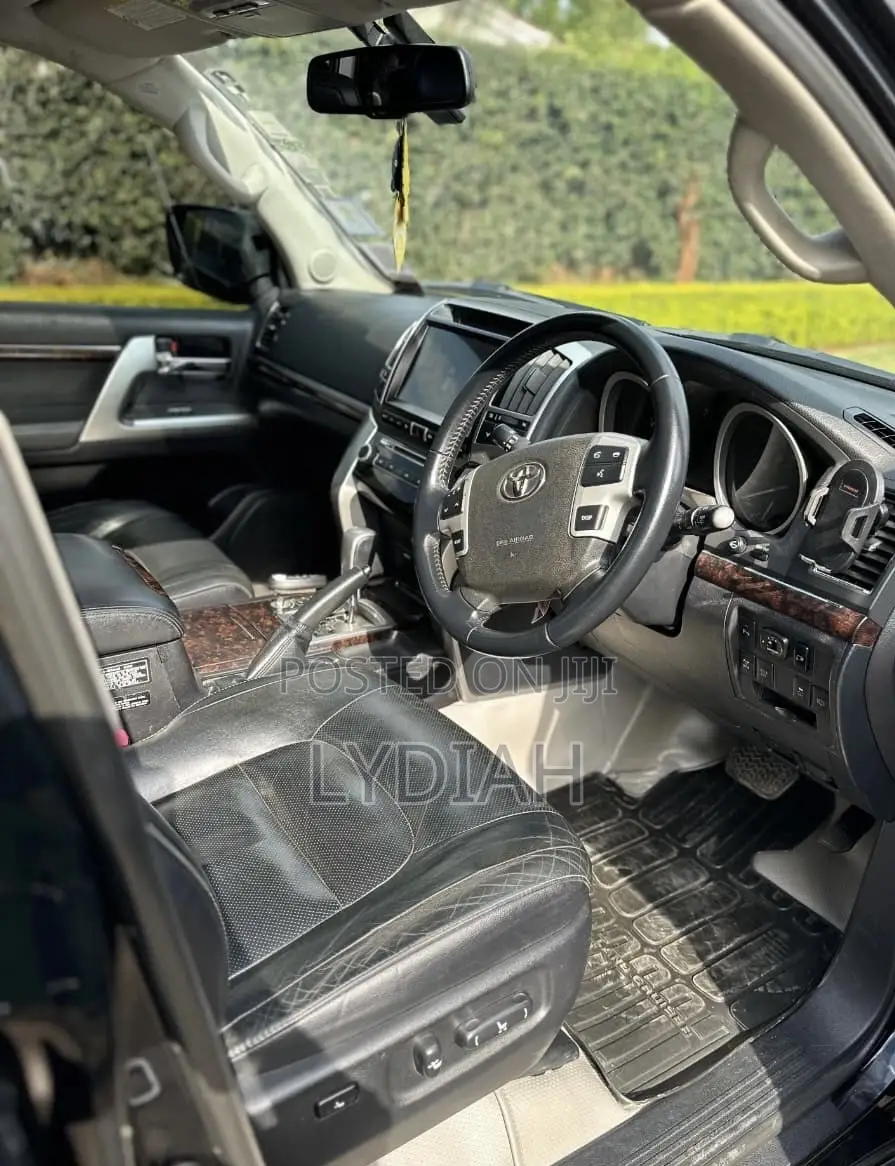 Toyota Land Cruiser 2012 Black