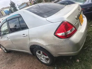 Nissan Tiida 2007 Silver