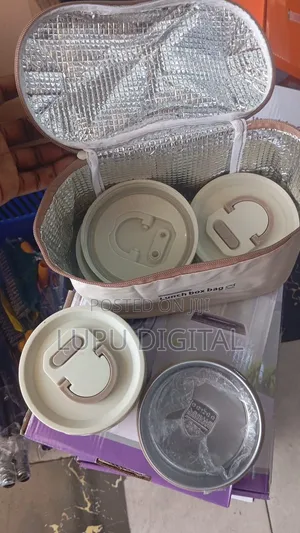 4 Pieces Lunch Box Plus Insulated Bag