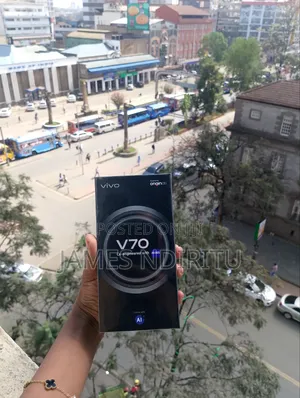 New Vivo V70 256 GB Black