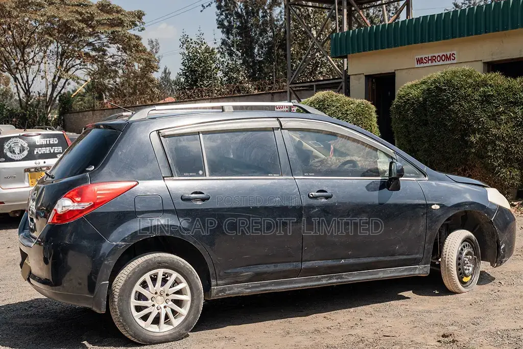 Nissan Tiida 2008 Black