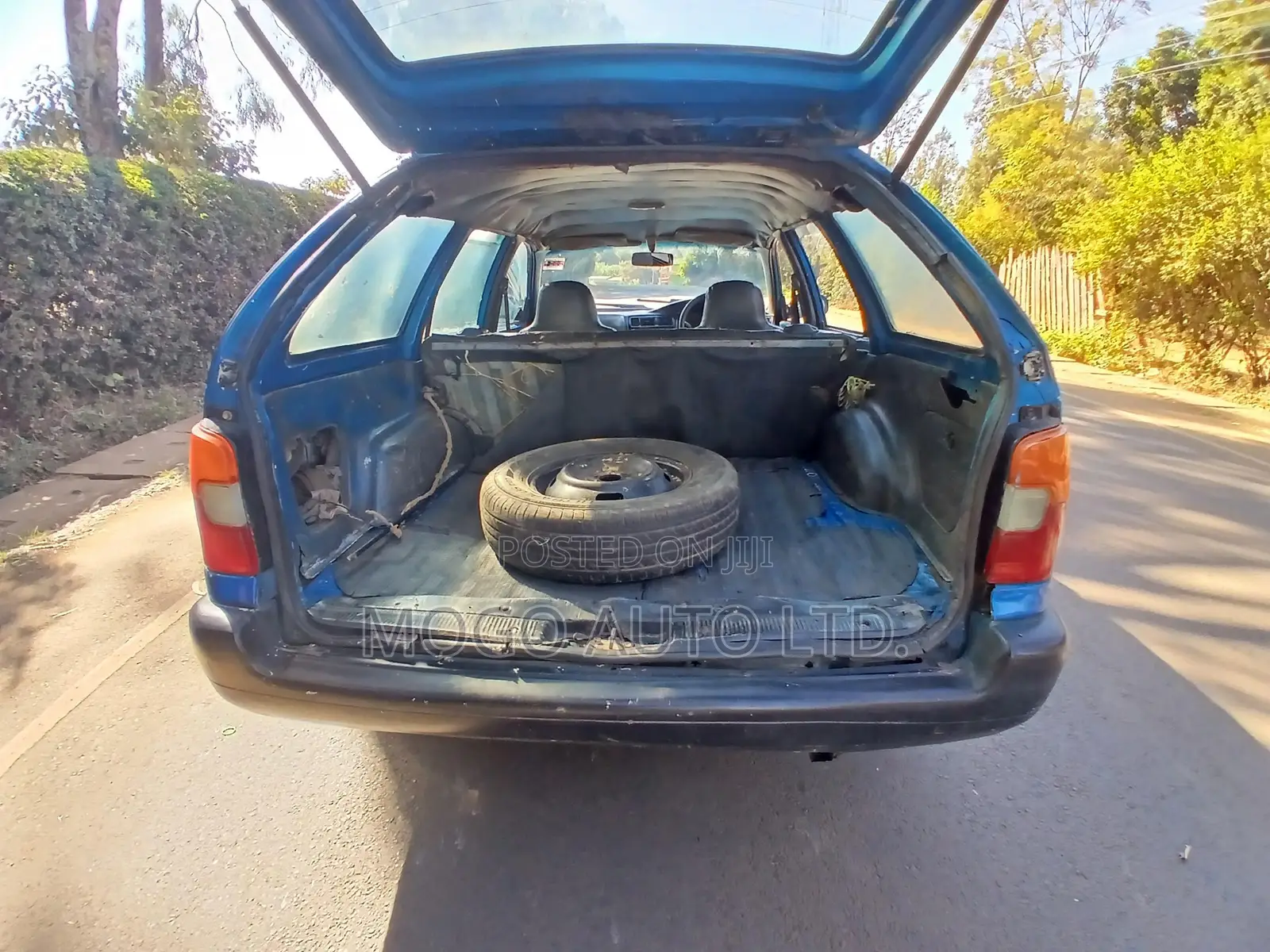 Toyota Corolla 2000 Blue
